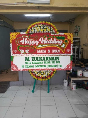 Papan Bunga di Stasiun Depok Baru