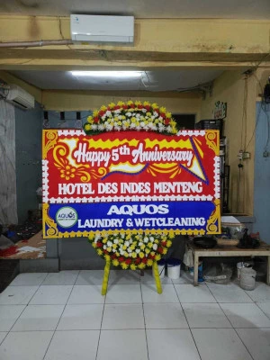Papan Bunga di Stasiun Depok Baru