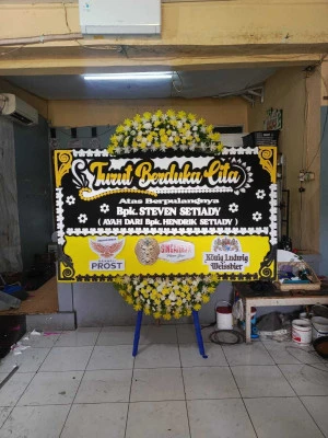 Papan Bunga di Stasiun Depok Baru