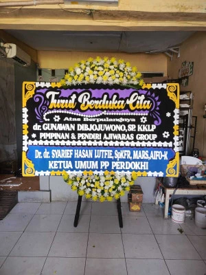 Papan Bunga di Stasiun Depok Baru